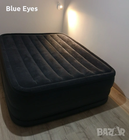 Надуваем матрак (Спалня) INTEX Comfort с помпа 152 x 203 x 56 см., снимка 2 - Матраци - 54960278