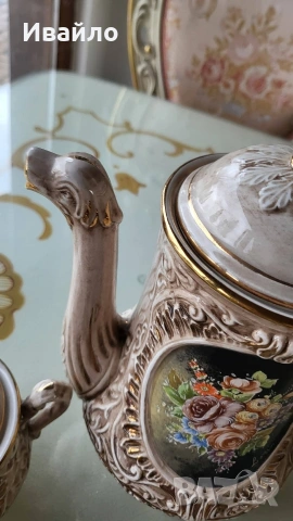 Сервиз за кафе Capodimonte , снимка 3 - Сервизи - 54091885