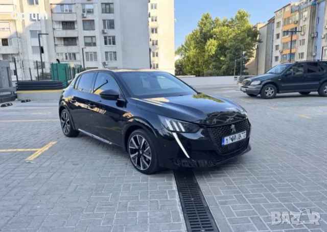 Peugeot 208 GT-Line , automatic, keyless, distronic, снимка 2 - Автомобили и джипове - 55508041