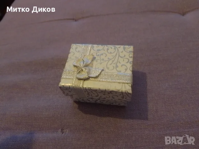 Елегантна дамска брошка Tripin’ Gentle chic TGC Model 80 нова в кутия, снимка 2 - Бижутерийни комплекти - 55307628