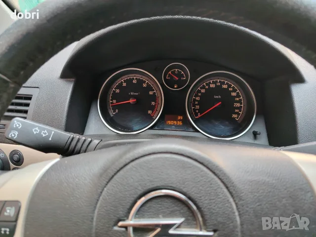 Опел астра 1.6i Navi климатик фейслифт 2008г., снимка 14 - Автомобили и джипове - 54042439