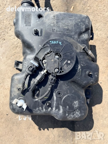 0444040014, 208993933R, 172A21178R Adblue резервоар с помпа от Renault Trafic 3 1.6 dci , снимка 5 - Части - 54939899