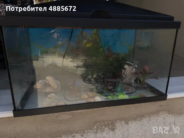 Продавам оборудван аквариум с капак и аксесоари – 50 €