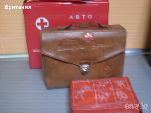 Аварийни светлоотразителни авто триъгълници и авто аптечки., снимка 13 - Аксесоари и консумативи - 53937486