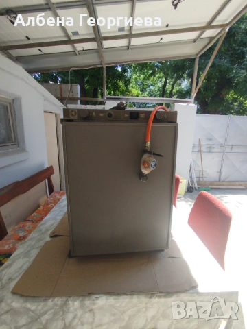 Хладилник за каравана - ELECTROLUC  RM - 185 GT /12 V/ 220 V - GAZ, снимка 5 - Хладилници - 55049378