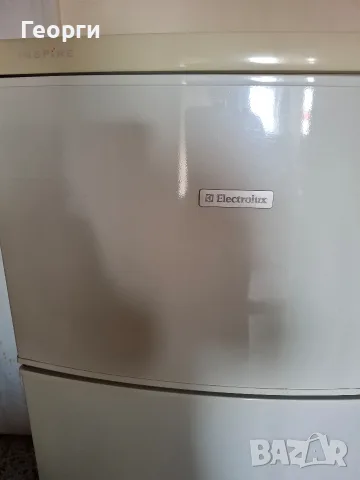 Хладилник с фризер Electrolux , снимка 2 - Хладилници - 55656120