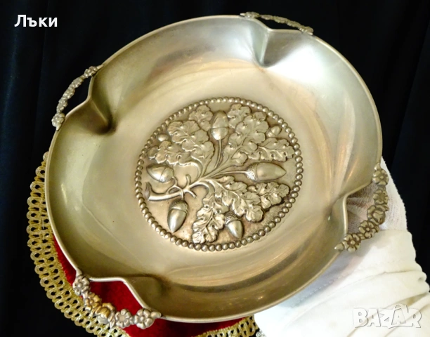 Посребрена фруктиера,жълъди,рози. 