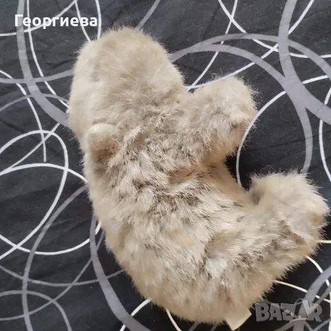 подарявам плюшена играчка