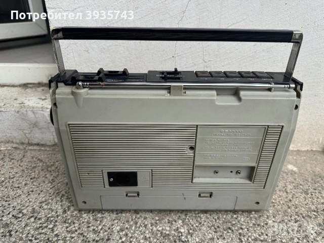 Sanyo ретро касетофон отличен, снимка 4 - Радиокасетофони, транзистори - 54547410