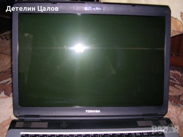 Лаптоп Toshiba Сателит със зарядно и батерия, снимка 2 - Лаптопи за дома - 54652168