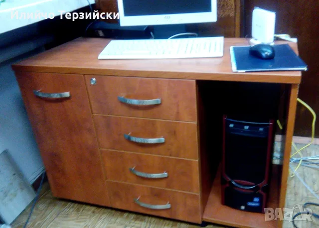 Шкаф за офис - за компютър, снимка 3 - Шкафове и рафтове - 55329807