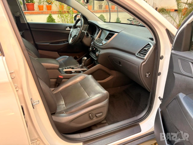 Hyundai Tucson  1.6 TGDI , снимка 8 - Автомобили и джипове - 54998250