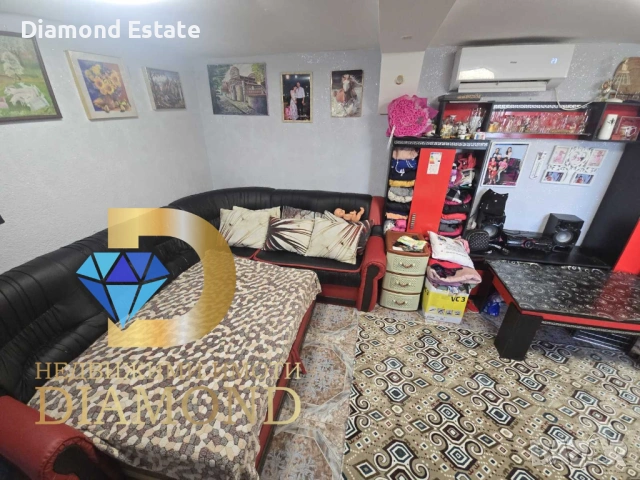 Едноетажна къща в село Средец, обл. Стара Загора, снимка 4 - Къщи - 53996947