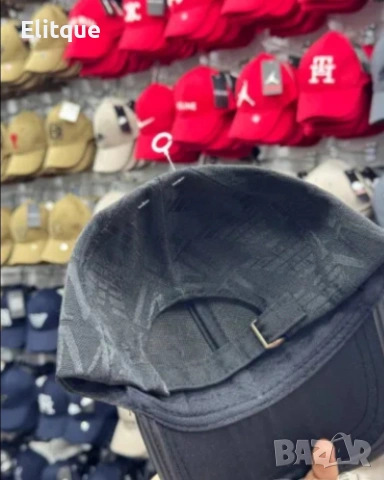 шапки с козирка emporio armani valentino garavani christian dior louis vuitton, снимка 6 - Шапки - 54323139
