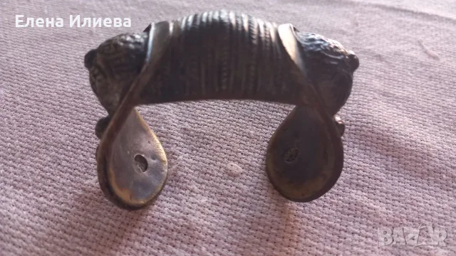 Възрожденска гривна рогатка