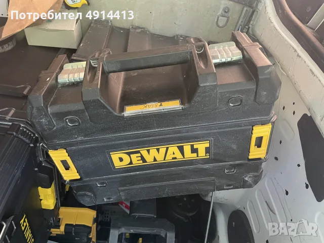 Лазерен нивелир DeWALT с 3 лъча с 1 батерия и зарядно, 12 V, 2 Ah, 30 м, 50 м, 0.3 мм/м, DCE089D1R, снимка 3 - Измервателни инструменти - 55621431