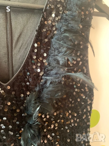 Рокля с паети и пера S размер , снимка 4 - Рокли - 53951253