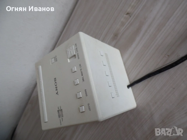 Радио колонка с часовник Sony - ICF-C1 бяла, снимка 3 - Друга електроника - 54079899