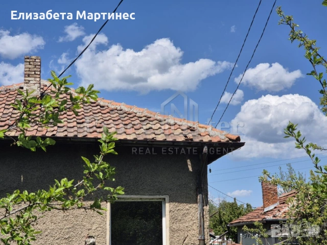 Стара къща с площ 70кв.м и УПИ 318кв.м в Стара чешма -Перник, снимка 10 - Къщи - 54487221