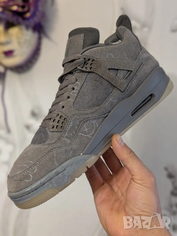 лимитирани Air Jordan 4 Retro x KAWS номер 43 ,5-44 оригинални маратонки , снимка 15 - Маратонки - 53728324