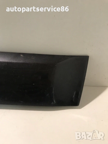 Декоративна лайсна предна дясна страна черна за Subaru Outback 2.0 Дизел (2007) , снимка 3 - Части - 54236790