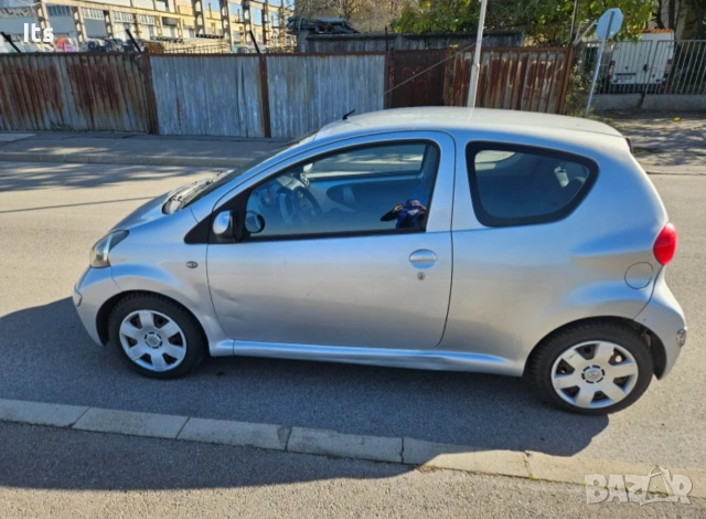 Toyota Aygo 1.0 бензин | Автоматик |, снимка 2 - Автомобили и джипове - 53190994