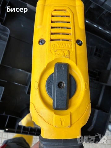 Перфоратор-къртач Dewalt D25614,SDS-MAX, снимка 4 - Перфоратори - 54516853