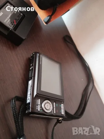 Камера CASIO EXILIM EX-Z75 7.2 MP, снимка 12 - Фотоапарати - 55351051