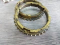 091311247B**NEU**VAG**СИНХРОНИЗАТОР** синхронизатор за Т2 и Т3 на VW*, снимка 1