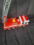 Голяма пожарна кола Dickie Toys (36 см) със звук, светлини и водна помпа – Като нова!, снимка 2