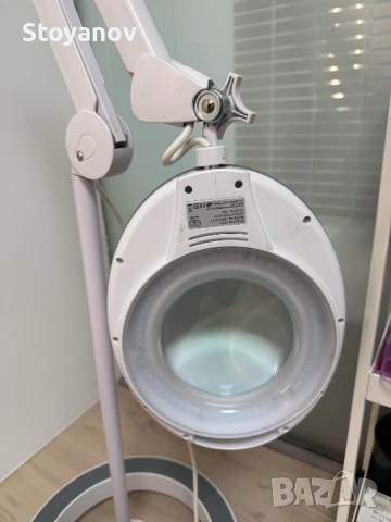 Козметична лампа Лупа, снимка 2 - Педикюр и маникюр - 53977706