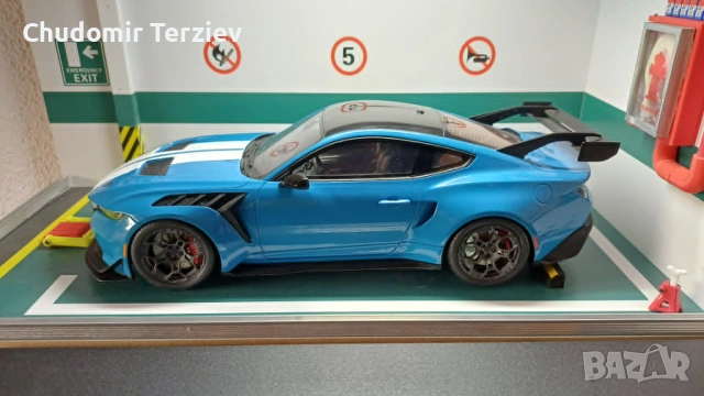 Мащабни модели коли 1:18 / GT-SPIRIT Ford Mustang GTD / MOTORMAX Nissan Skyline R34, снимка 13 - Колекции - 54911522