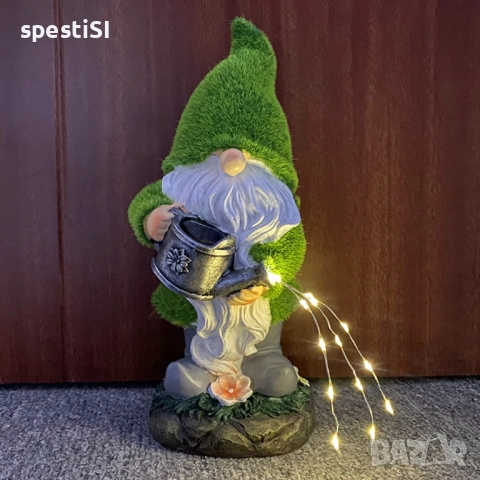 Соларна градинска фигура джудже с лейка и LED светлини - КОД 5007