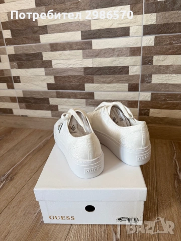 Дамски маратонки Guess, снимка 5 - Маратонки - 54492337