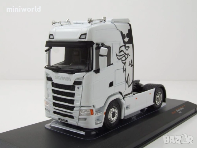 Scania S-Series влекач 2020 - мащаб 1:43 на IXO моделът е нов в PVC дисплей-кейс