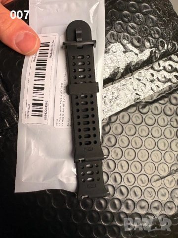 Черна силиконова каишка за смарт часовник 20мм, снимка 4 - Каишки за часовници - 53896307