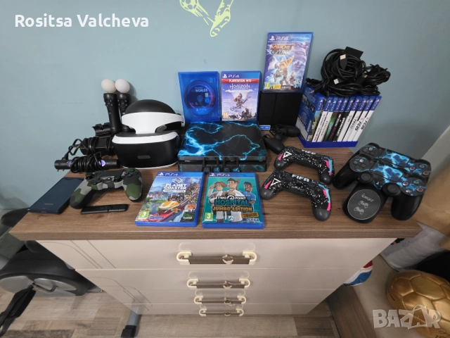 Пълен Гейминг Комплект:PS4 + PlayStation VR + 4 Контролера + 15 Игри