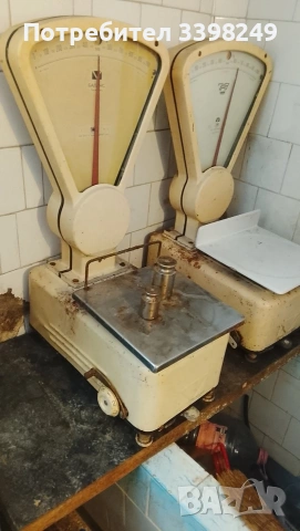 Две везни паланца с тежести