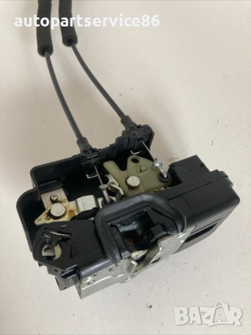 Брава за предна дясна врата за Chevrolet Captiva 2.0 Vcdi (2010), снимка 3 - Части - 54624710