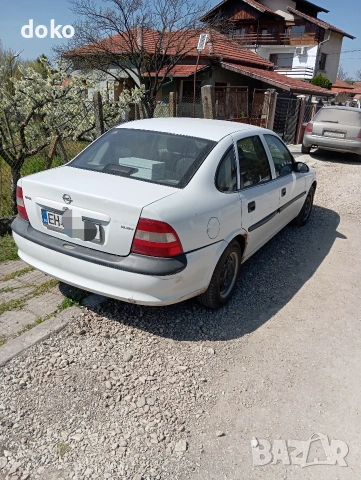 Опел Вектра Б 1.6 101к, снимка 3 - Автомобили и джипове - 54446332
