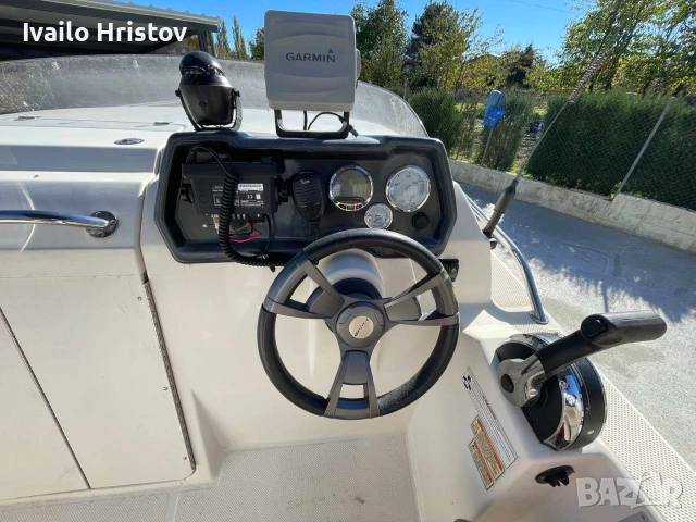 Лодка Quicksilver 455 Cabin 2017 с регистриран колесар, снимка 5 - Воден транспорт - 55038158