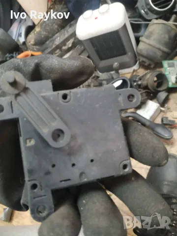 Моторче клапи парно Hyundai , снимка 4 - Части - 55367464