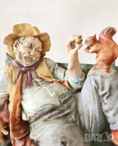 Порцеланова фигура Capodimonte, снимка 4 - Антикварни и старинни предмети - 54540994