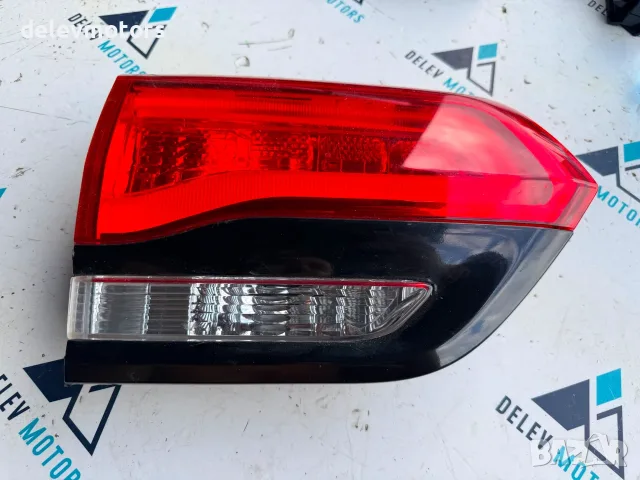 P68236137AA стоп ляв вътрешен от Jeep Grand Cherokee WK2 3.6i двигател ERB, 294 кс.
