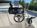 Лодка Quicksilver 455 Cabin 2017 с регистриран колесар, снимка 5