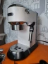 Кафемашина с ръкохватка DeLonghi Dedica EC685.W Бяла, снимка 9