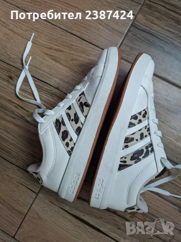 Дамски обувки Adidas, снимка 3 - Маратонки - 55675774