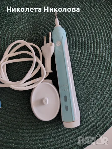 Електронна четка на Oral-B с два накрайника 