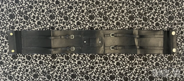 колан Elisabetta Franchi, снимка 9 - Колани - 55214980