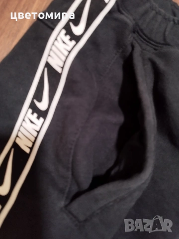 Nike размер М, снимка 4 - Спортни дрехи, екипи - 54959443